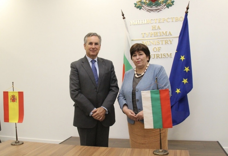 Министърът на туризма Стела Балтова се срещна с испанския посланик у нас